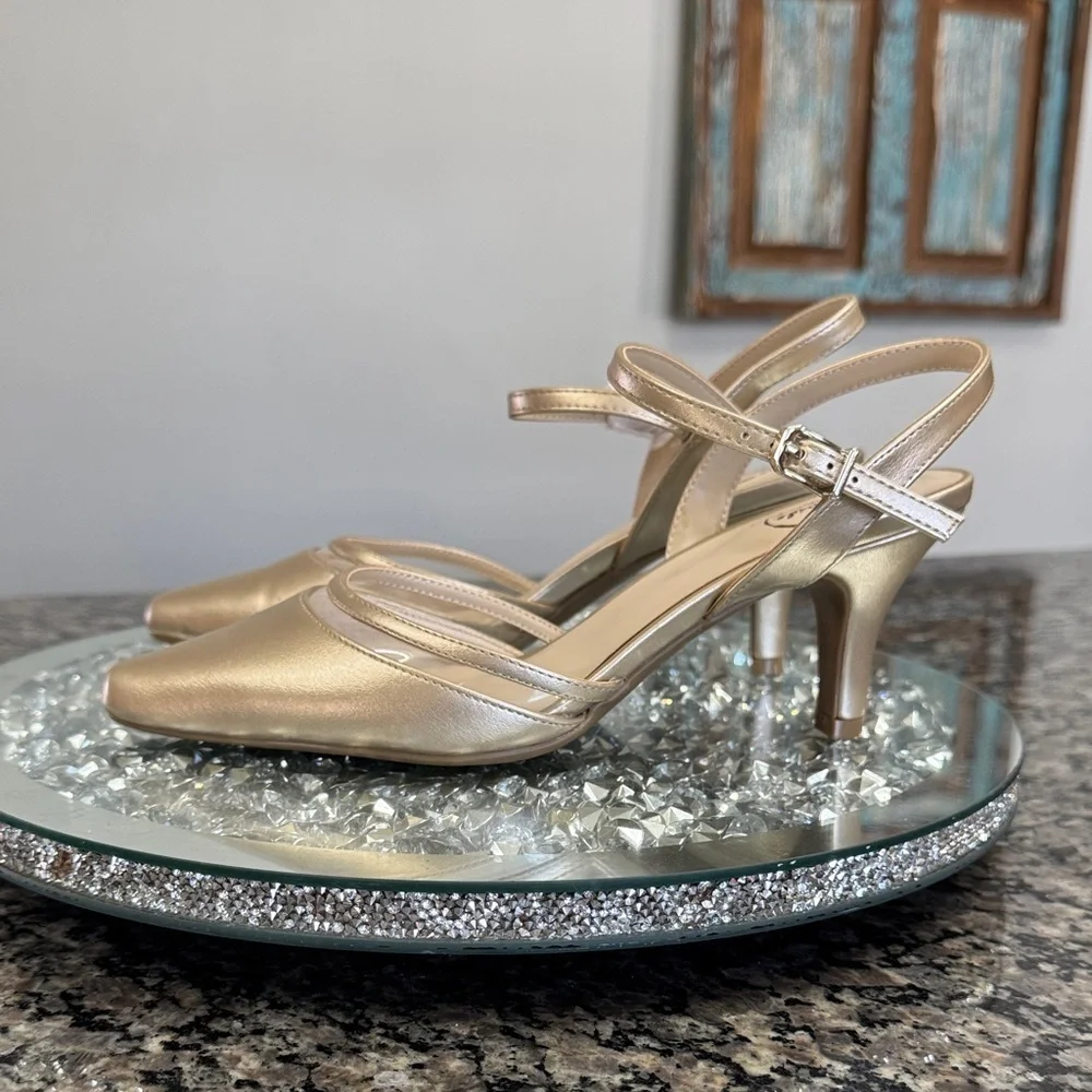 Life Simply comfort Stride Gold shimmer Strappy Heels NWOT 8W